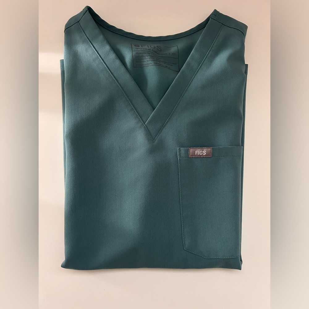 Scrub top and bottom